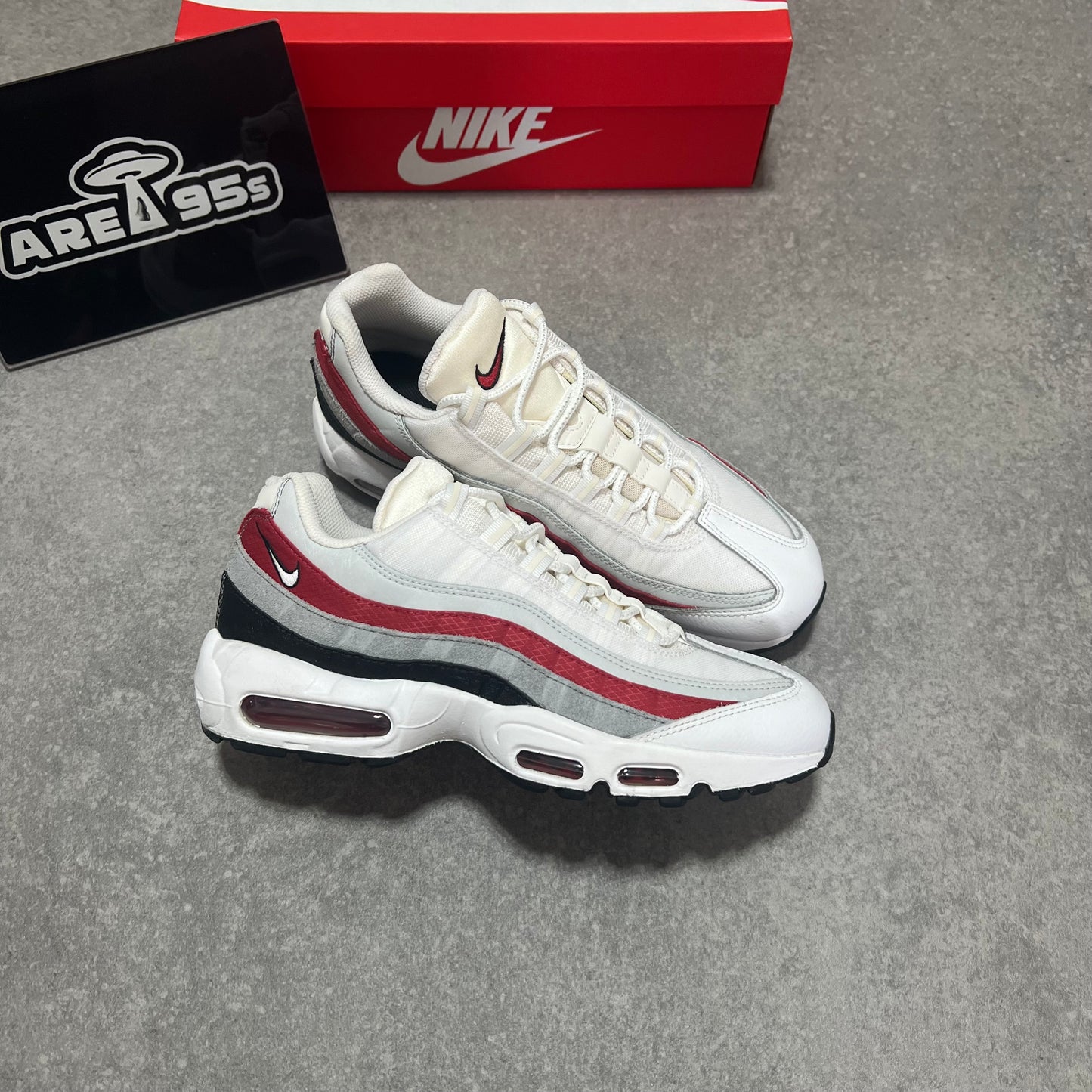 Airmax 95 White / Varsity Red UK8