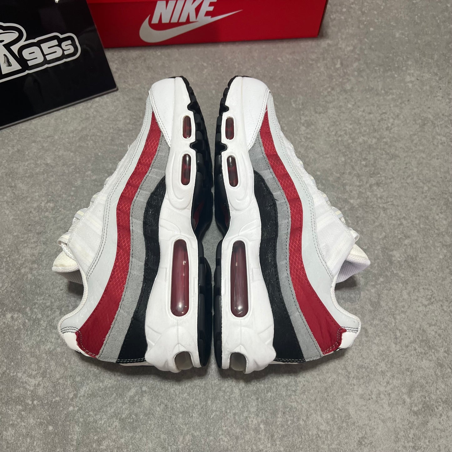 Airmax 95 White / Varsity Red UK8