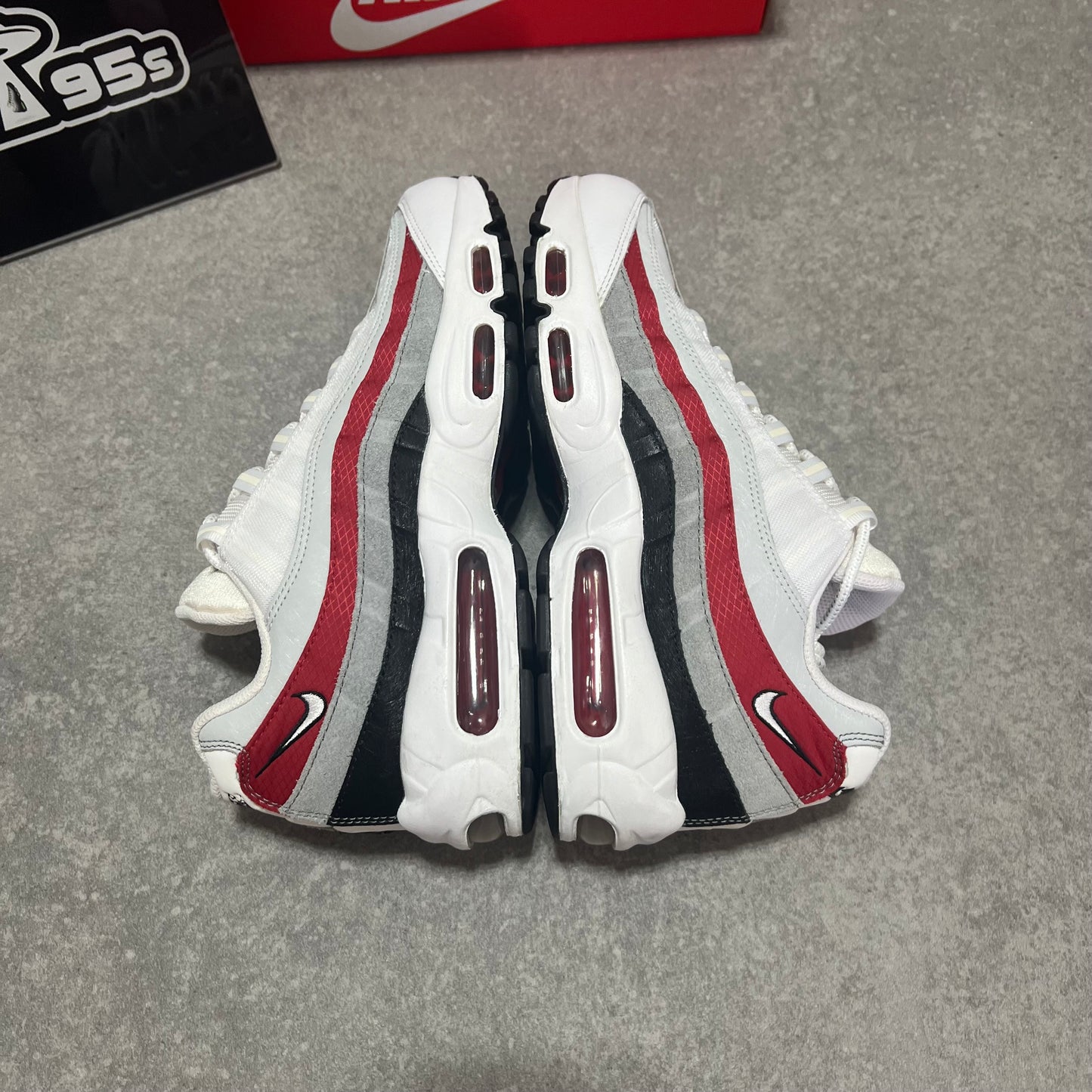 Airmax 95 White / Varsity Red UK8