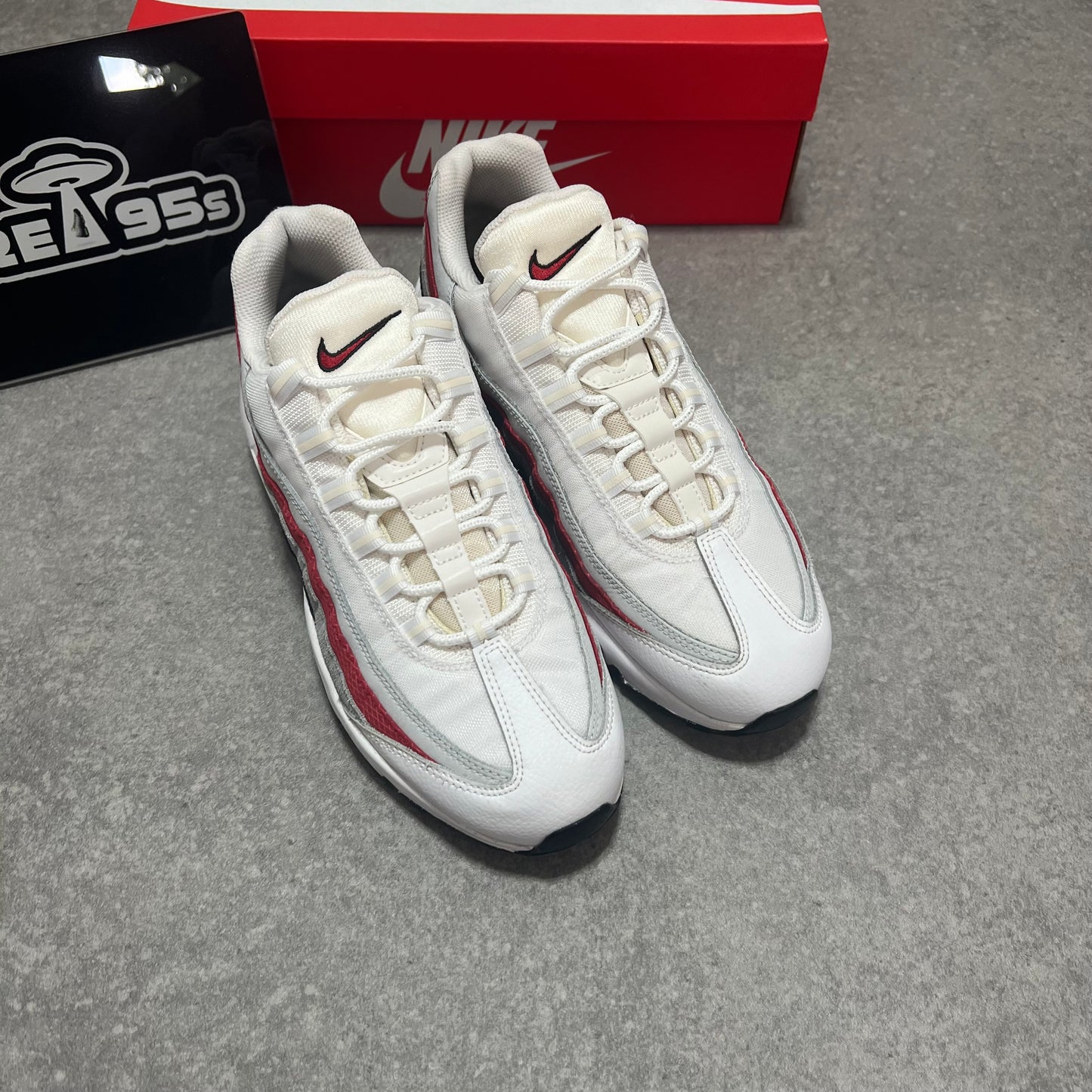 Airmax 95 White / Varsity Red UK8