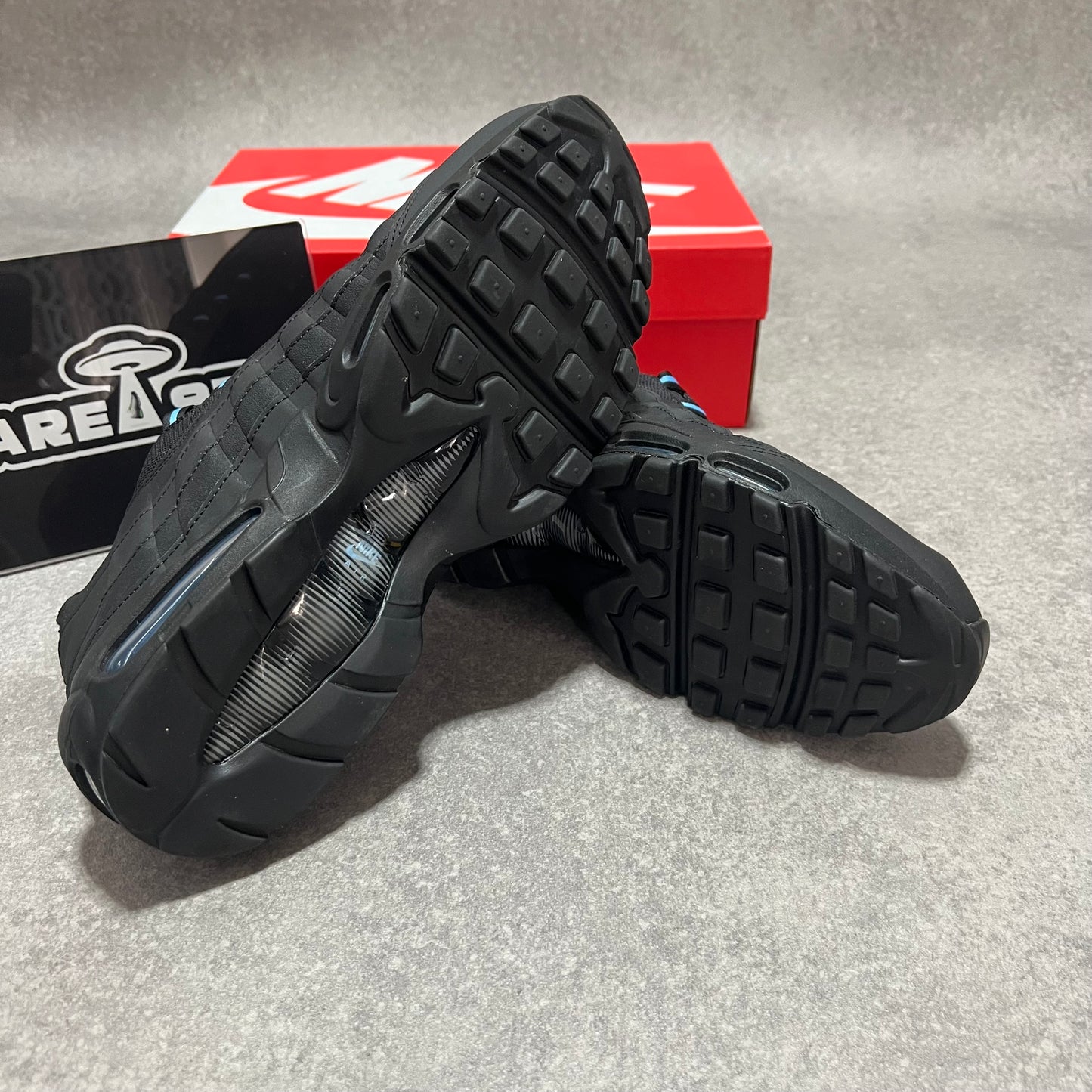 Airmax 95 Black / University Blue UK11.5
