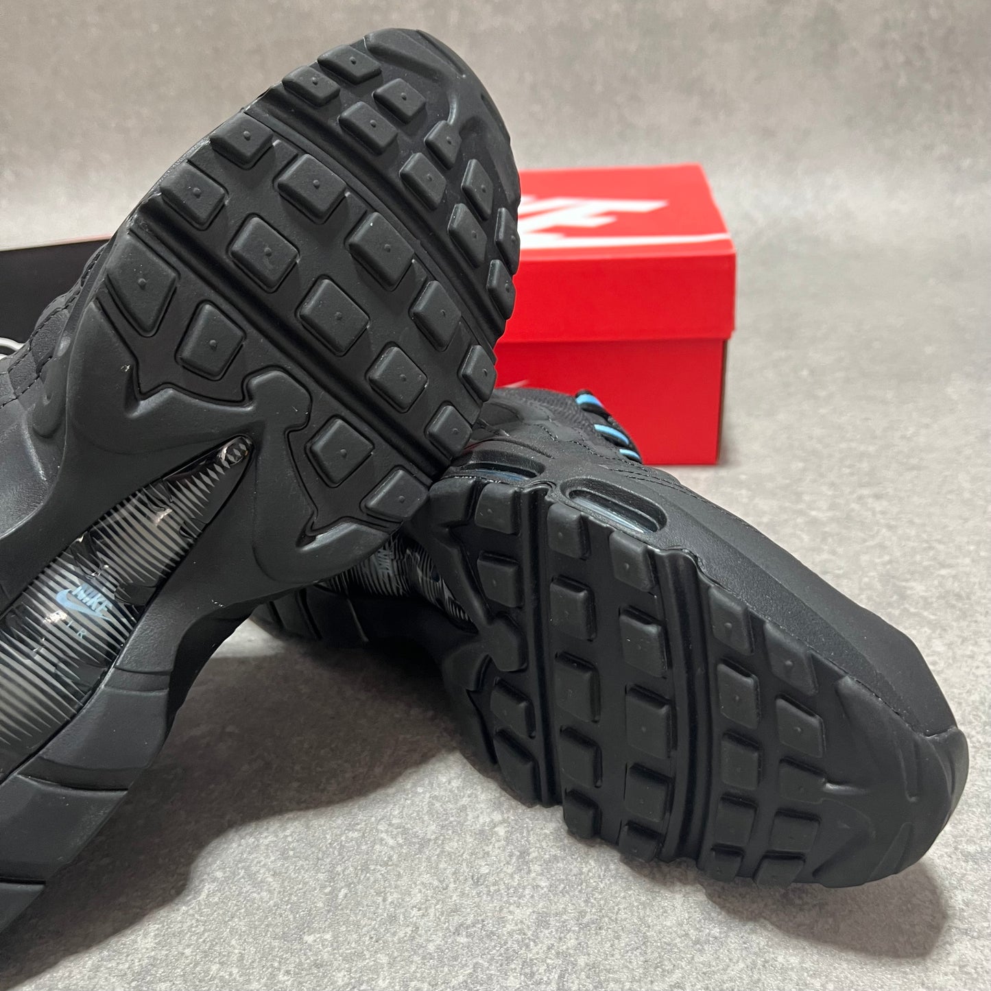 Airmax 95 Black / University Blue UK11.5