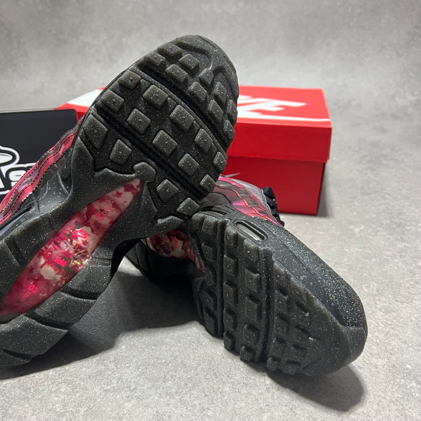 Airmax 95 Cherry Blossom     UK7.5