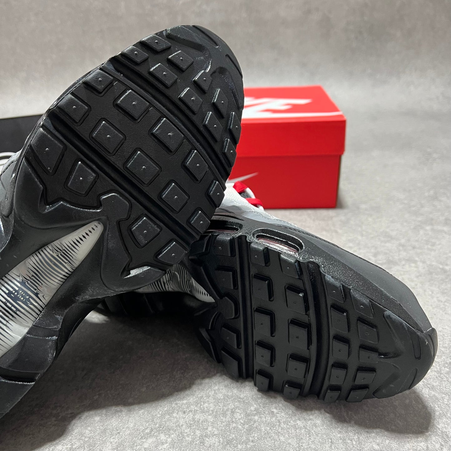 Airmax 95 Chili Red Reflective                               UK11.5