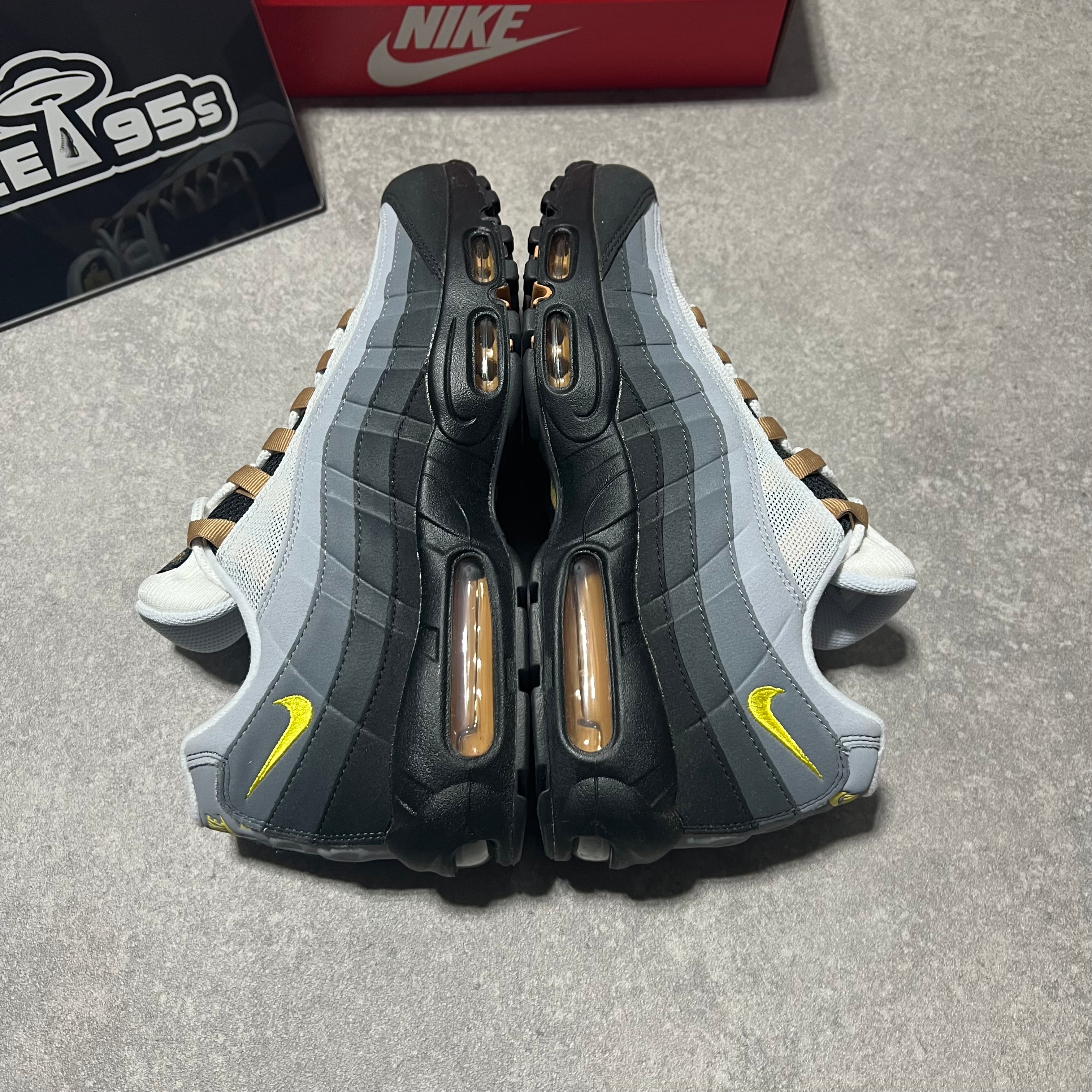 Airmax 95 Yellow Strike    UK9.5