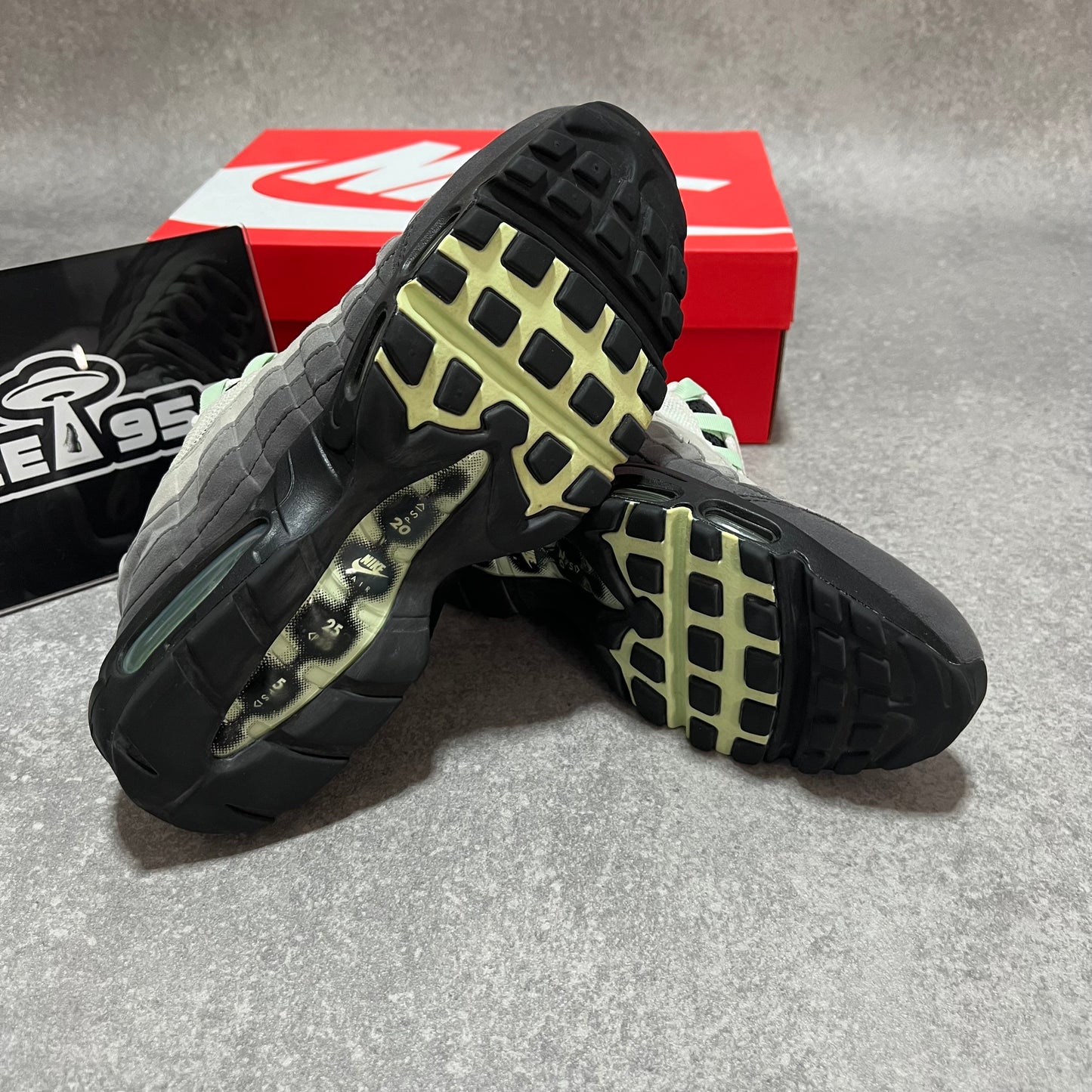 Airmax 95 Fresh Mint                                         UK8.5