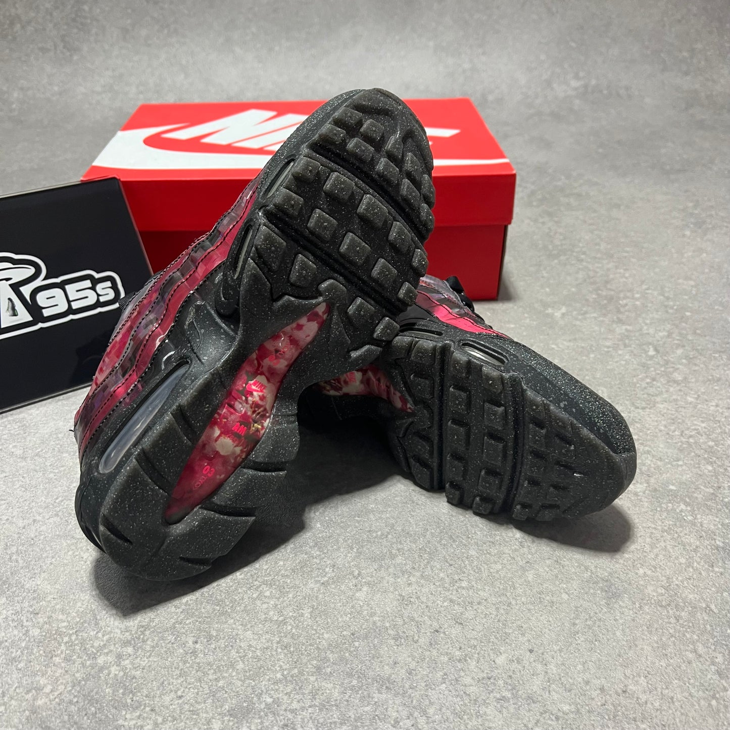 Airmax 95 Cherry Blossom     UK7.5