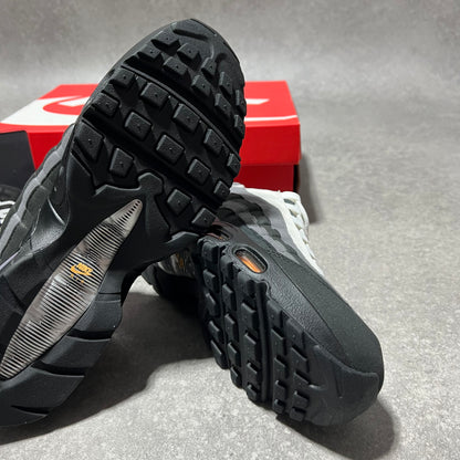 Airmax 95 Orange Smoke  UK9
