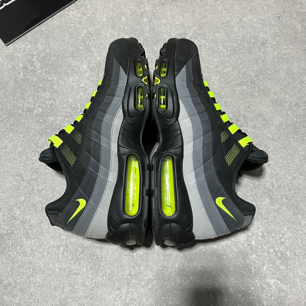 Airmax 95 Reverse Neon     UK9.5