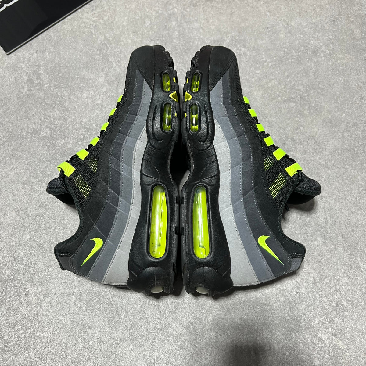Airmax 95 Reverse Neon     UK9.5