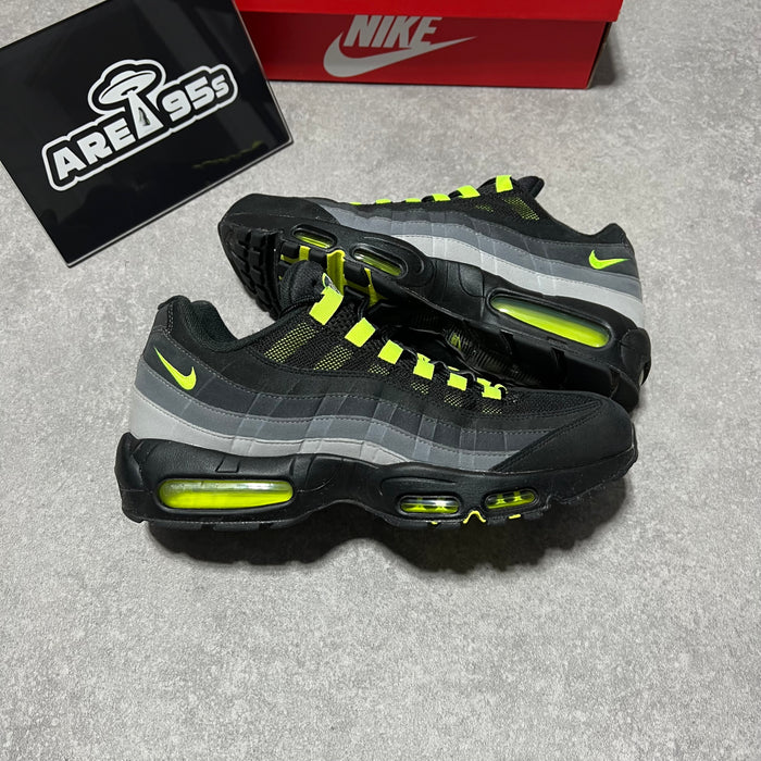 Airmax 95 Reverse Neon     UK9.5
