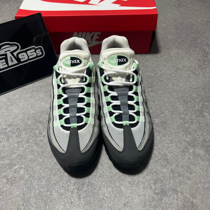 Airmax 95 Fresh Mint       UK7