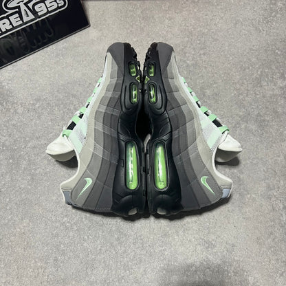 Airmax 95 Fresh Mint       UK9