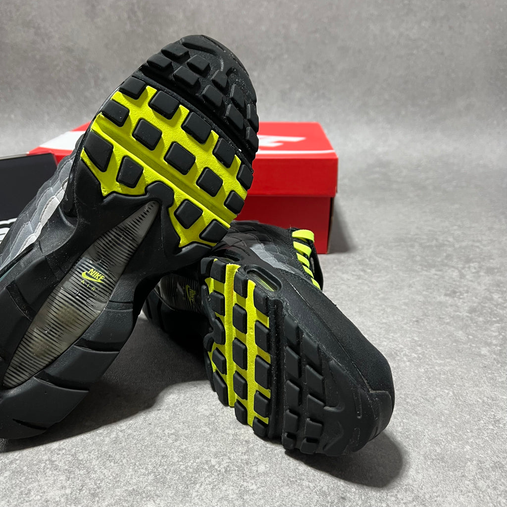 Airmax 95 Reverse Neon     UK9.5
