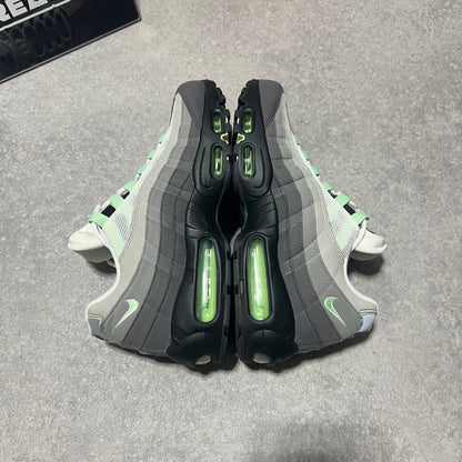 Airmax 95 Fresh Mint       UK7