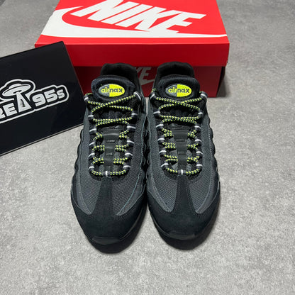 Airmax 95 Essential Black / Grey / Volt     UK8