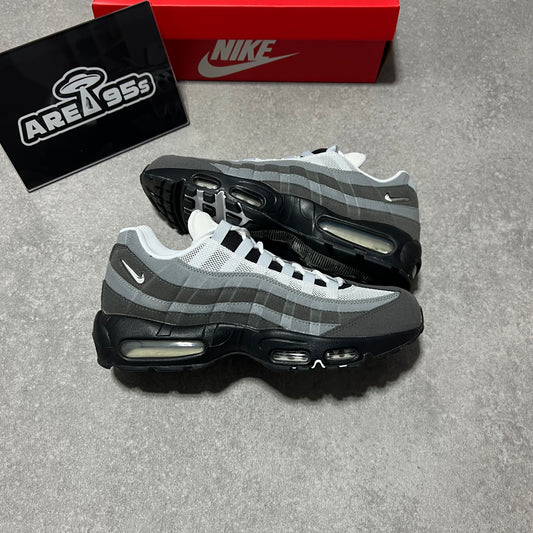 Airmax 95 Grey Jewel        UK9.5
