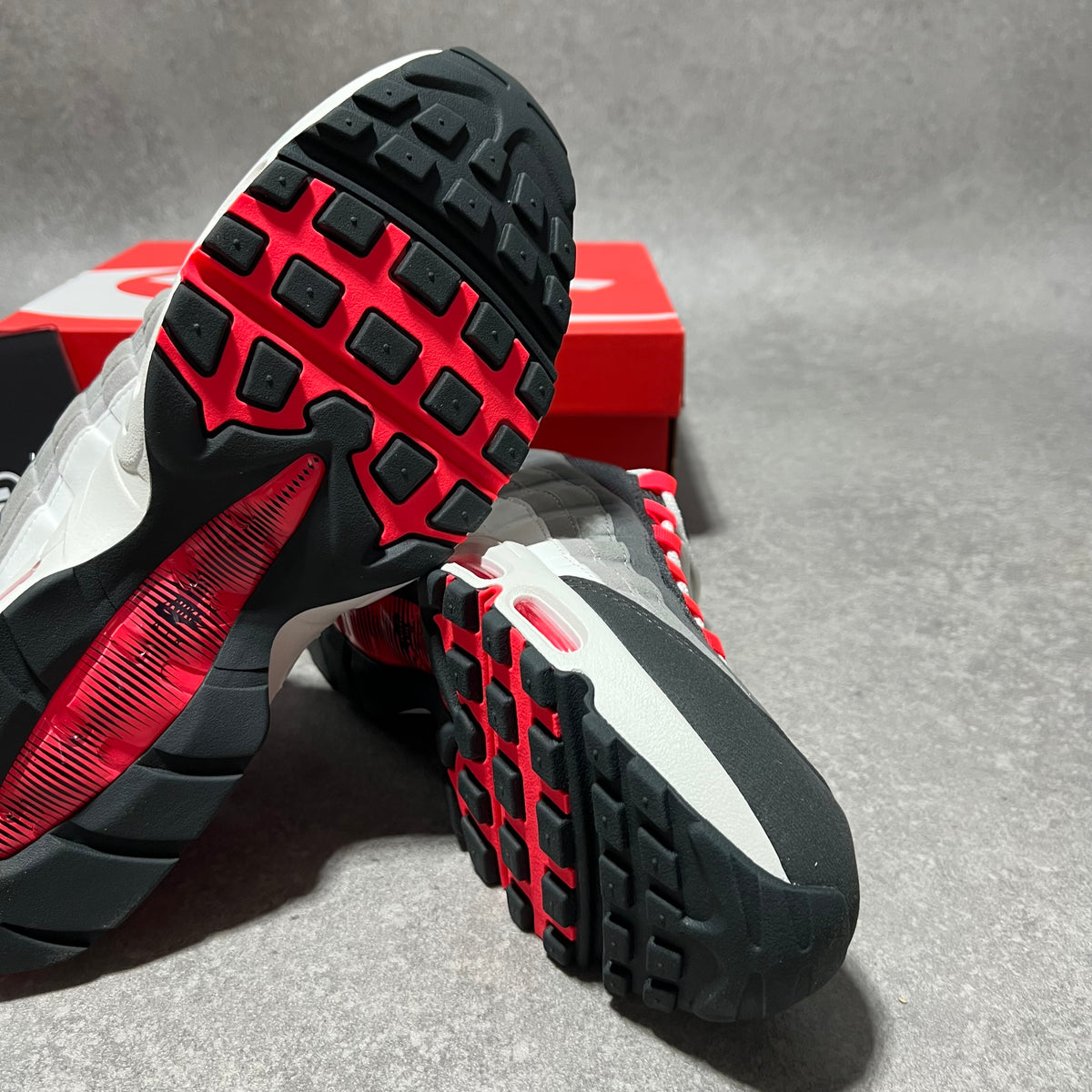 Airmax 95 Reverse Solar Red       UK11