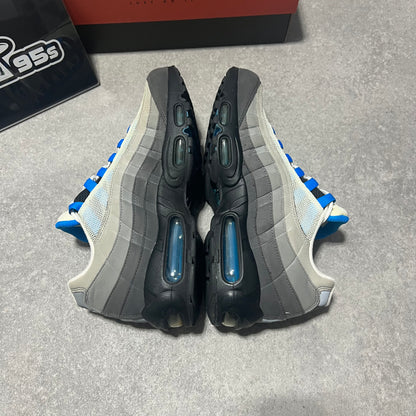 Airmax 95 Crystal Blue     UK8.5