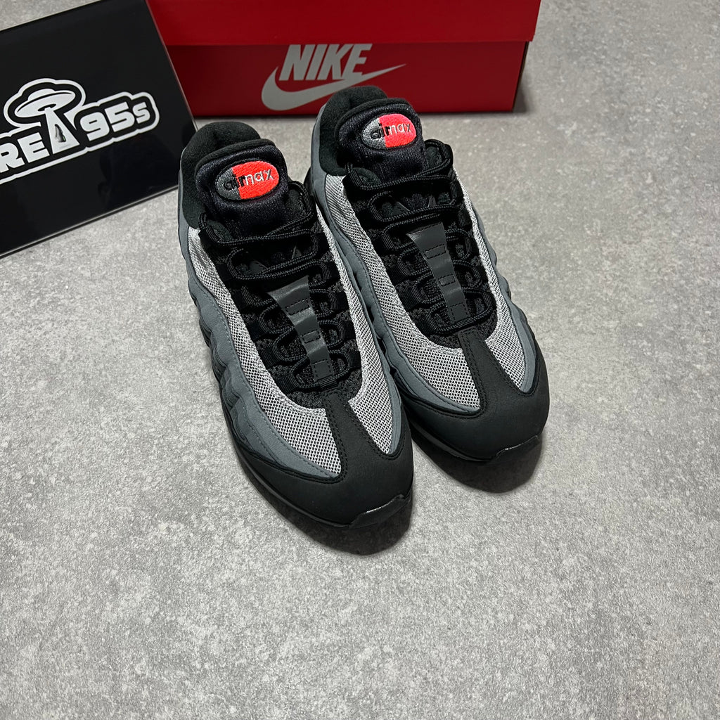 Airmax 95 Bright Crimson / Dracula        UK9.5