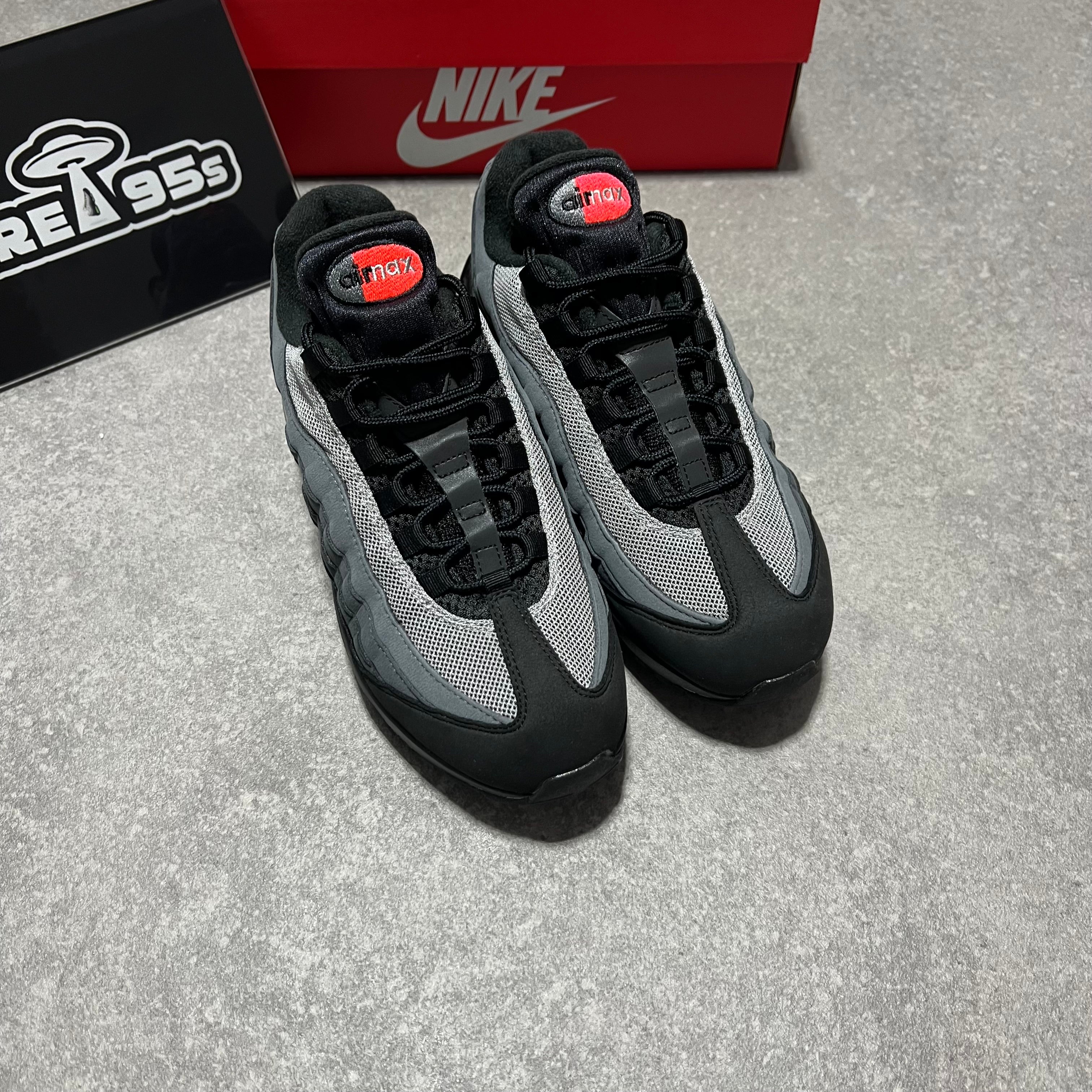 Airmax 95 Bright Crimson / Dracula        UK9.5