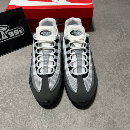 Airmax 95 Grey Jewel        UK9.5