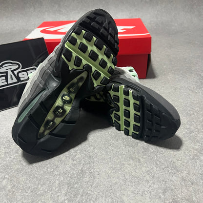 Airmax 95 Fresh Mint       UK7