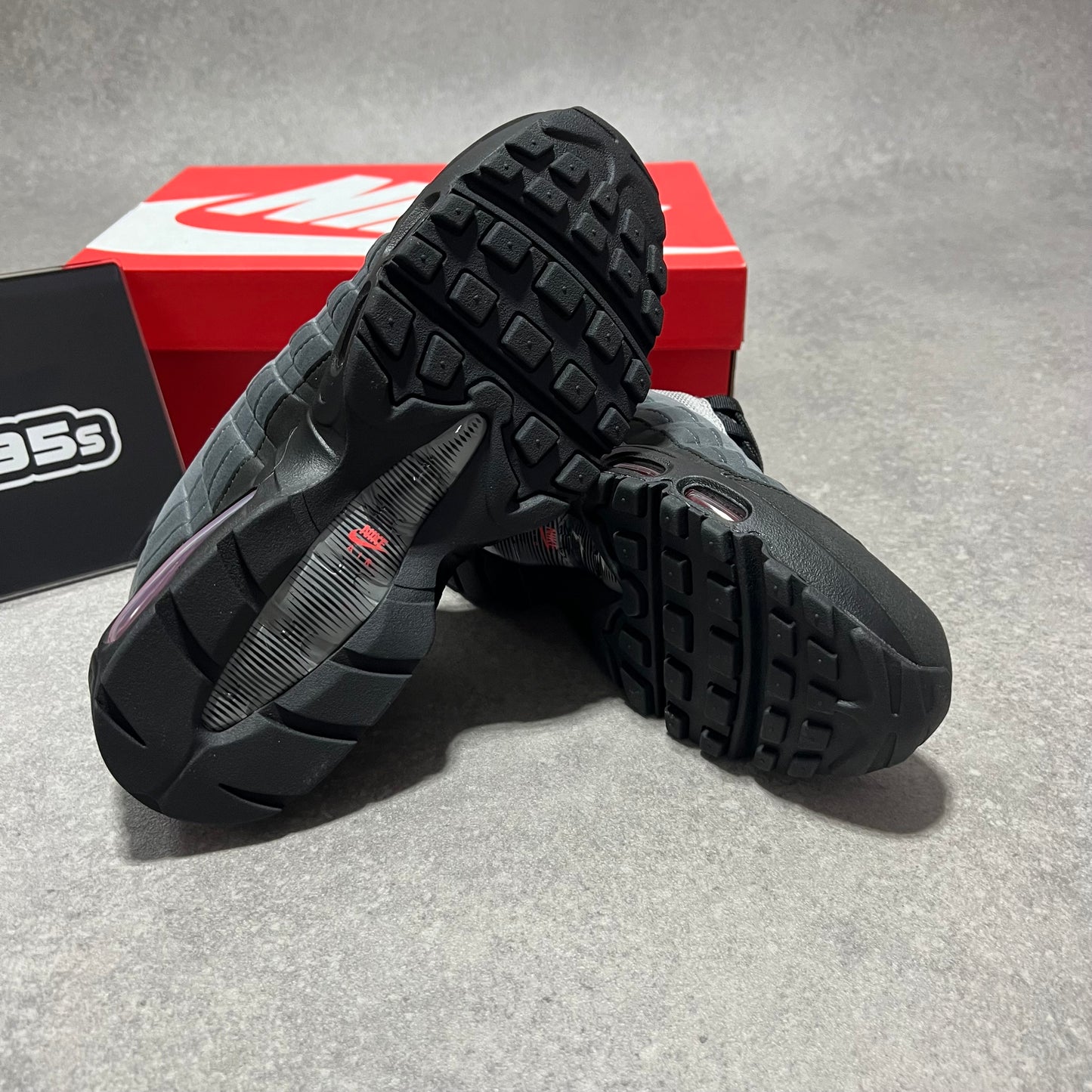 Airmax 95 Bright Crimson / Dracula