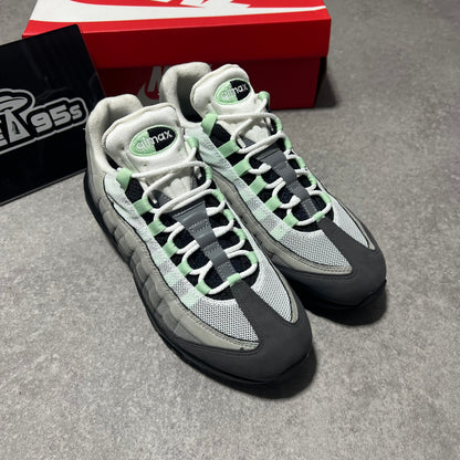 Airmax 95 Fresh Mint       UK9