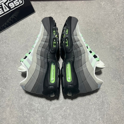 Airmax 95 Fresh Mint       UK7