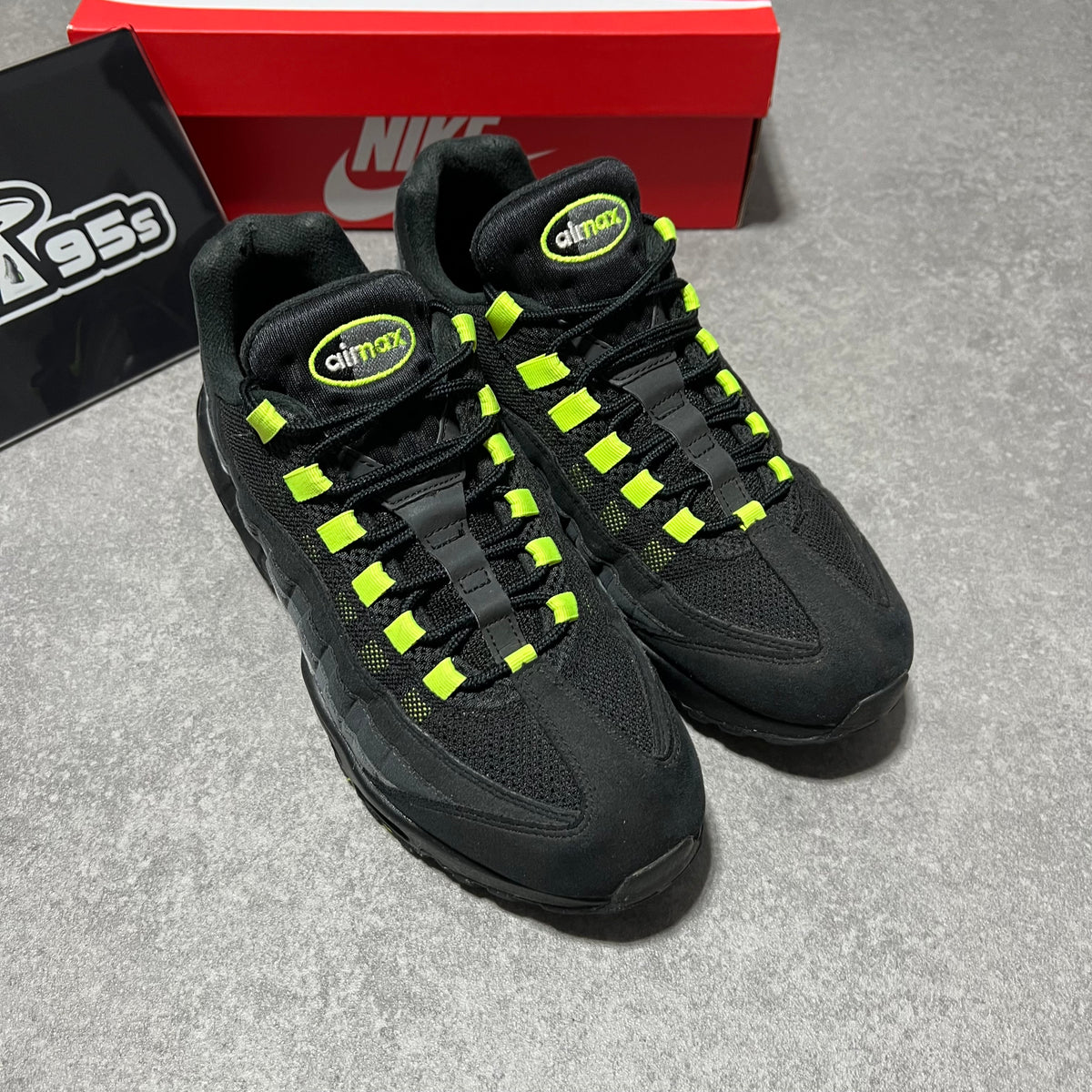 Airmax 95 Reverse Neon     UK9.5