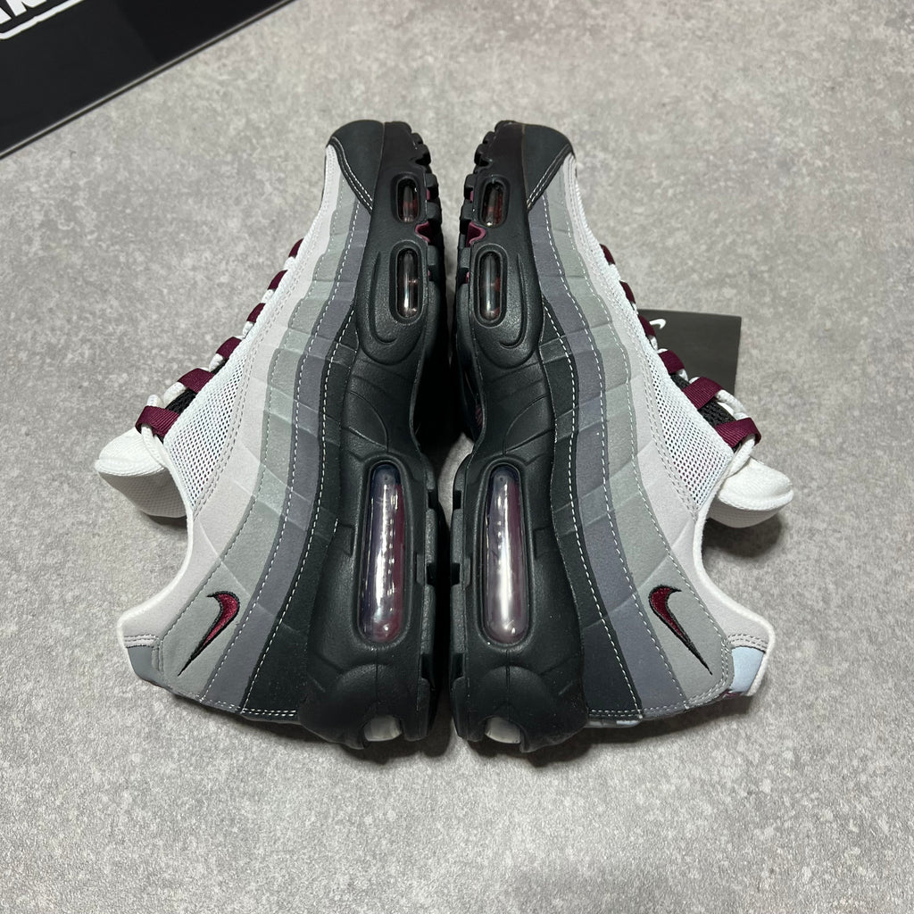 Airmax 95 Beetroot   UK8.5