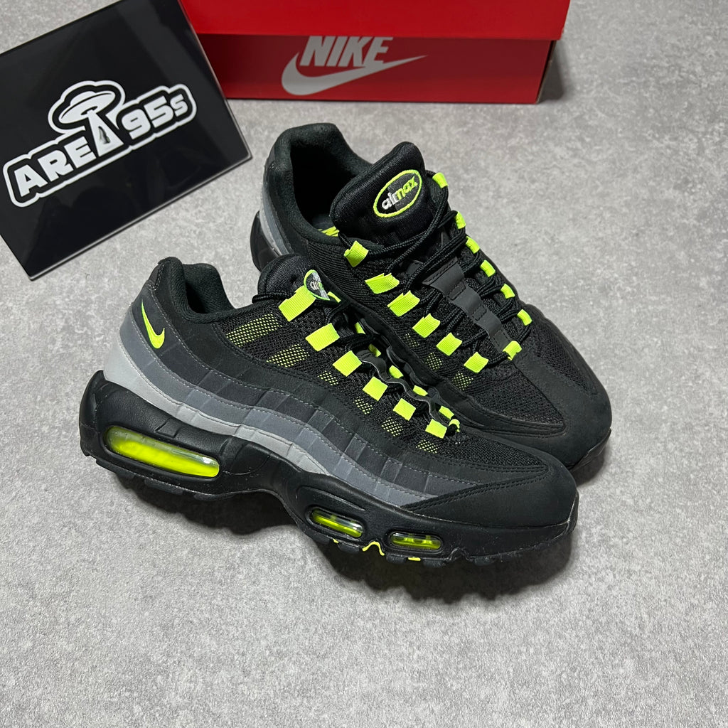 Airmax 95 Reverse Neon     UK9.5