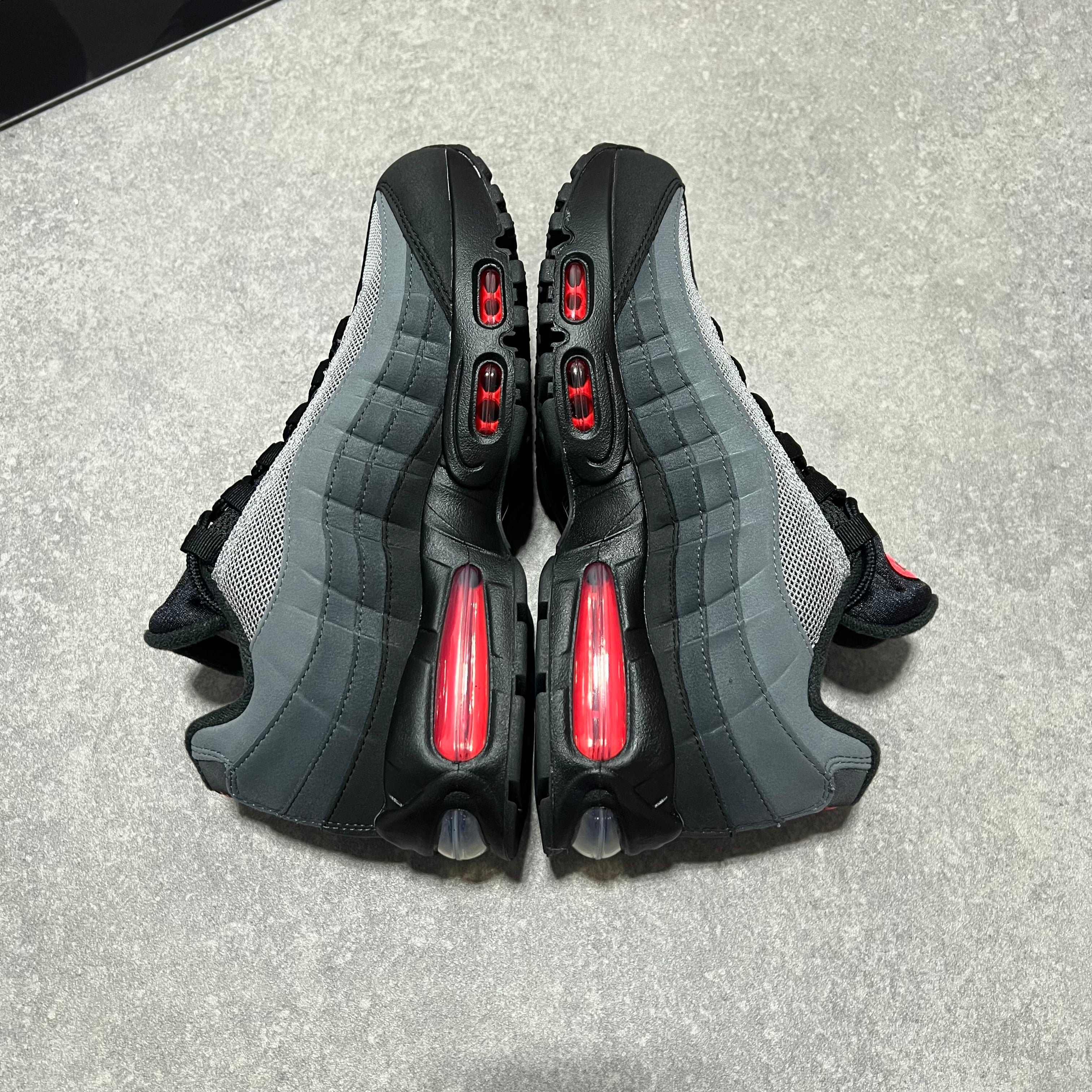 Airmax 95 Bright Crimson / Dracula        UK9.5