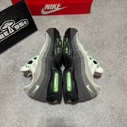 Airmax 95 Fresh Mint                                         UK8.5