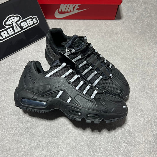 Airmax 95 NDSTRKT Black     UK8