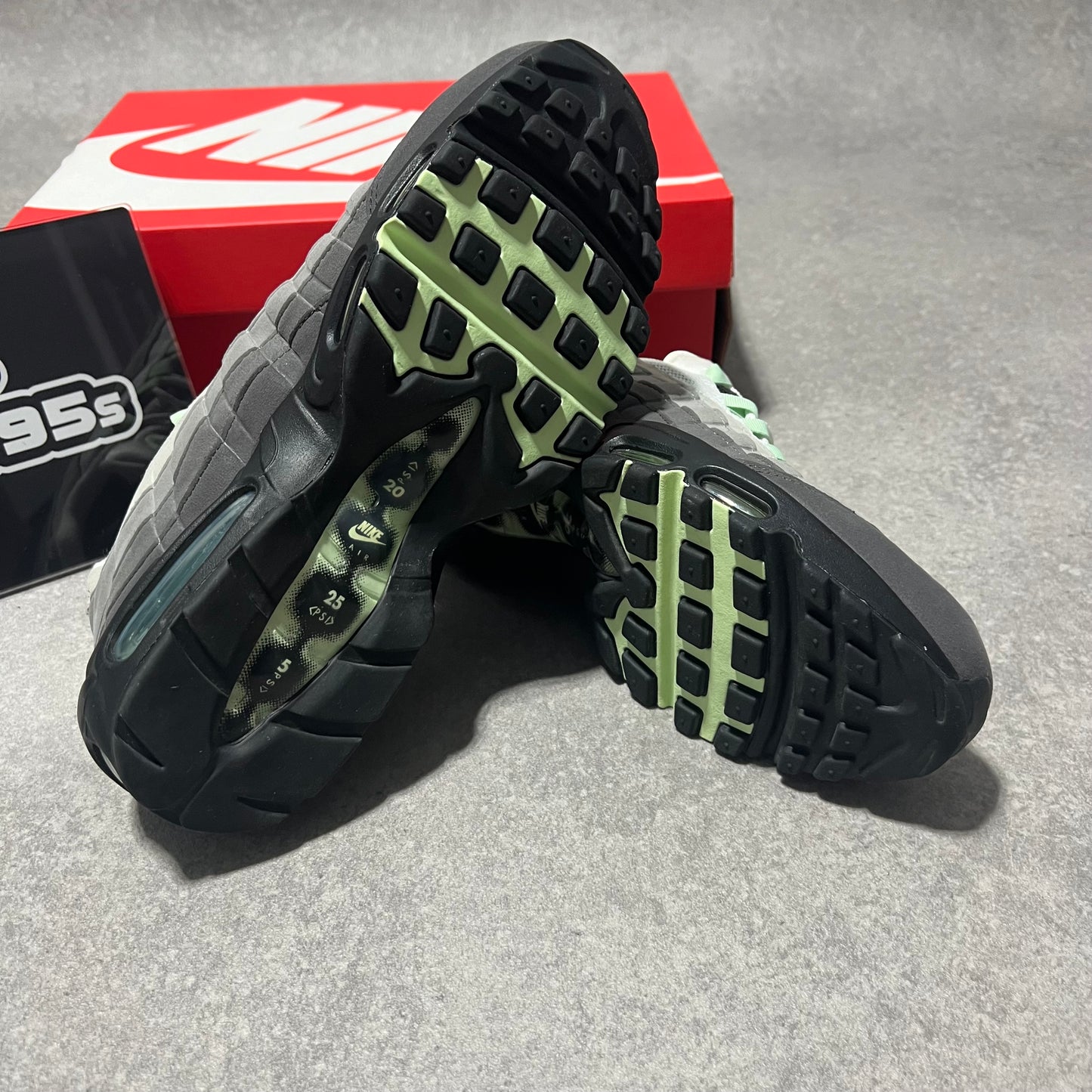 Airmax 95 Fresh Mint       UK9