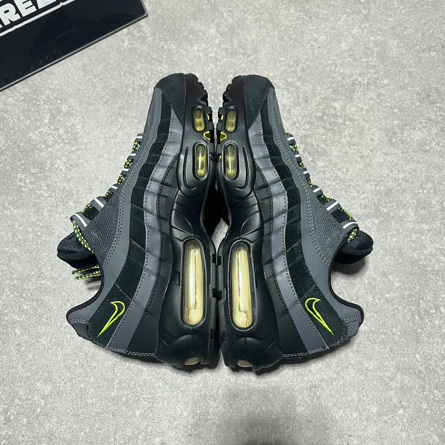 Airmax 95 Essential Black / Grey / Volt     UK8