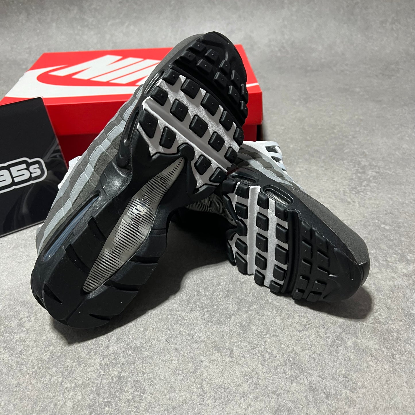 Airmax 95 Grey Jewel        UK9.5