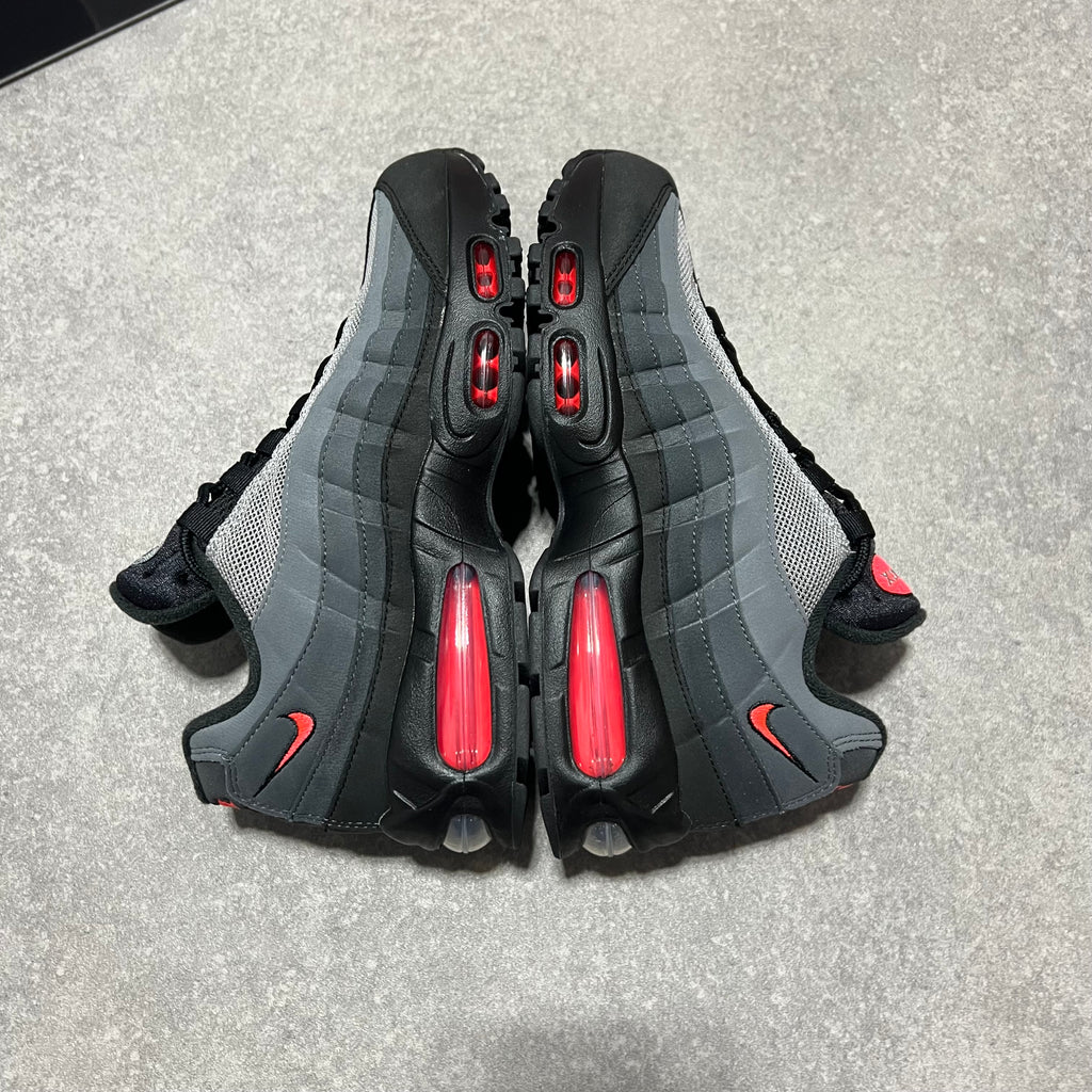 Airmax 95 Bright Crimson / Dracula        UK9.5